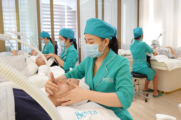 Quy trình chăm sóc da mặt chuyên sâu tại spa